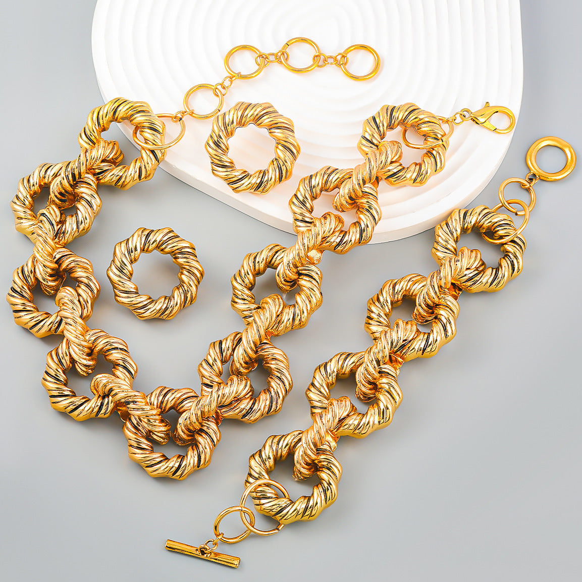 JEWELRY AND ACCESSORIES