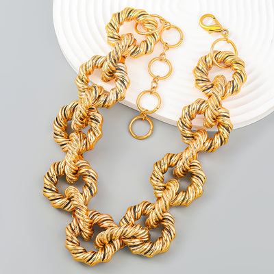 Vintage-Inspired Statement Necklace for Women – Elegant Retro Fashion Jewelry