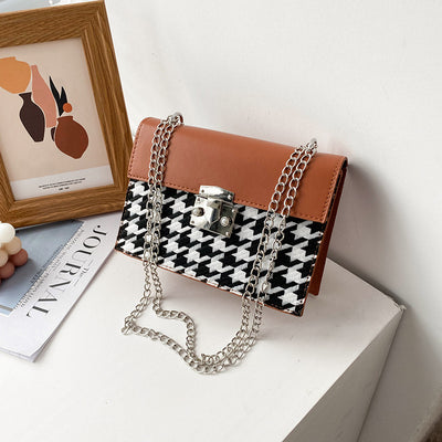 Retro Small Shoulder Bag for Women – Vintage-Inspired One-Shoulder Handbag for Everyday Style