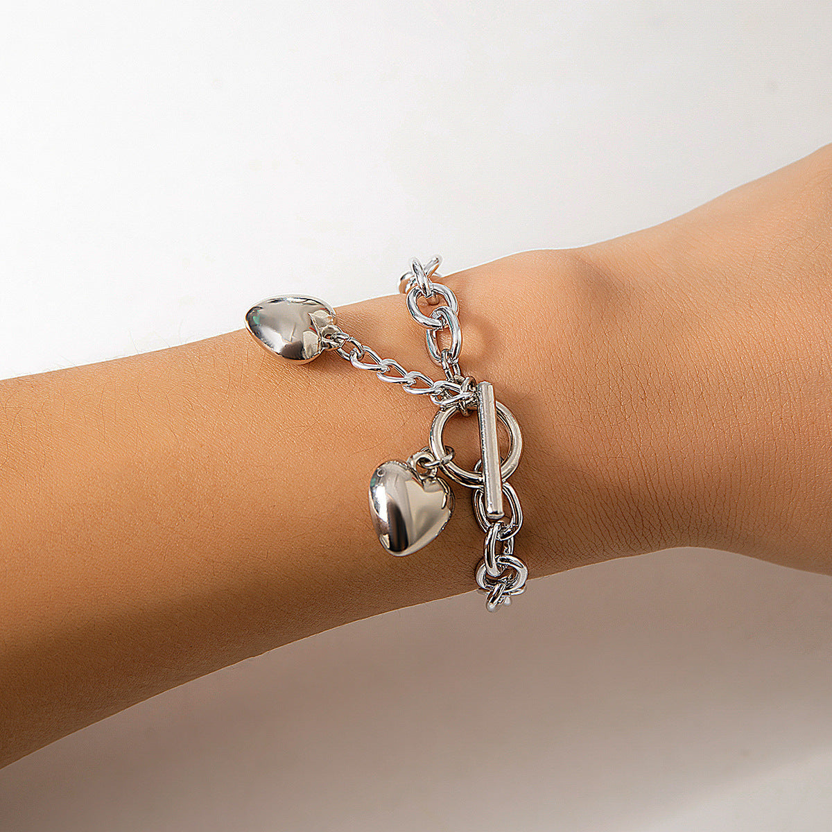 Women’s Chunky Chain Necklace with Shiny Lock & Key Pendant – Trendy Statement Jewelry for Fashion-Forward Looks
