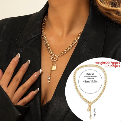 Women’s Chunky Chain Necklace with Shiny Lock & Key Pendant – Trendy Statement Jewelry for Fashion-Forward Looks